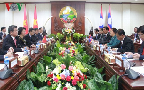 NA Chairwoman Nguyen Thi Kim Ngan holds talks with Lao counterpart - ảnh 2
